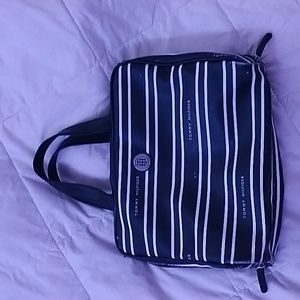 A tommy Hilfiger bag